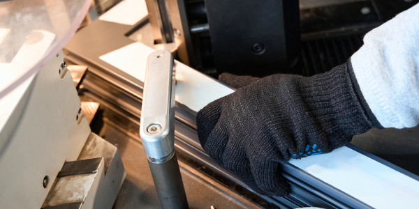 Carpintería Metálica de Aluminio / PVC en Sabadell · Fabricación e Instalación