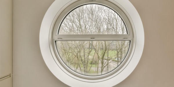 Puertas y Ventanas Aislantes de Aluminio / PVC en Sabadell · Ojo de Buey, Curvada y Antiruido